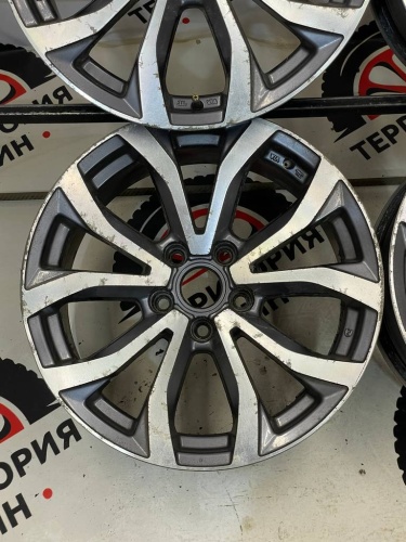 Диски литые Ауди R17 5*112 8J ET39 ЦО 65,1