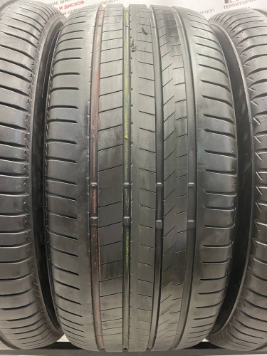 Bridgestone Alenza 001 R22 285/45