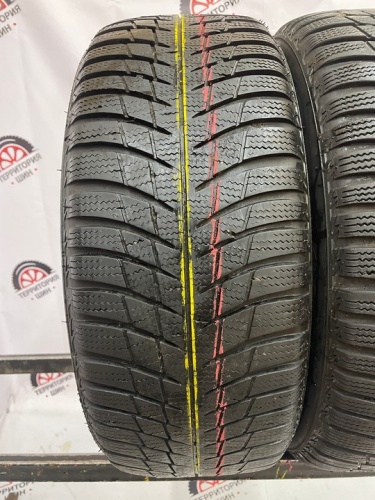 Bridgestone blizzak LM-001 215/55 97H R16