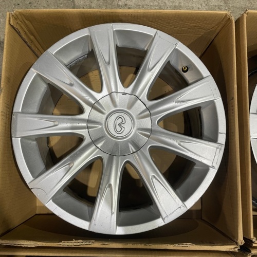 Диски литые Infinity R18 5x114.3 ET40 73.1 8j