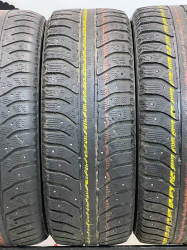 Bridgestone Ice Cruiser 7000 R16 215/60