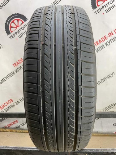Kumho Solus KH17  R15	215/65