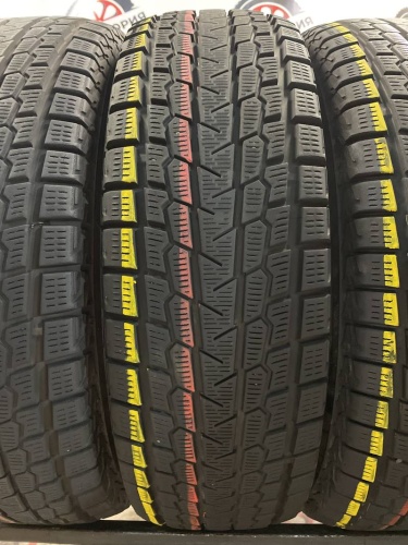 Yokohama Ice Guard G075 R16 215/70