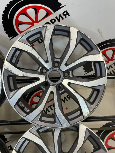 Диски литые Ауди R17 5*112 8J ET39 ЦО 65,1