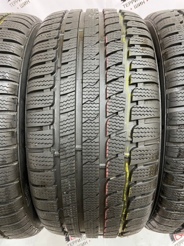 Kumho WinterCraft KW27 R17 245/45 99V