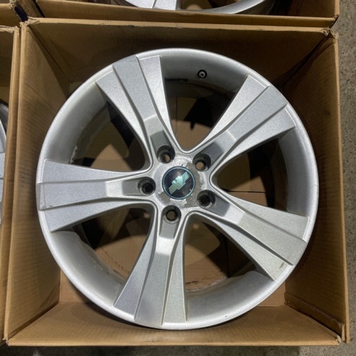 Литые диски Chevrolet R18 5x115 et45 DIA70.1 7j