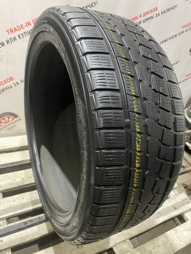 Yokohama Advan Winter V902 R20 255/40