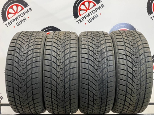 Zeta Antarctica 5+ R17	215/45