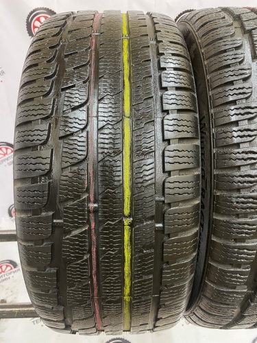 Kumho WinterCraft KW27 R18	245/45