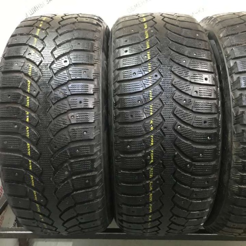 Bridgestone Blizzak Spike-01 R17 235/55