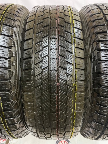 Hankook nordik iz R17 235/60 102T