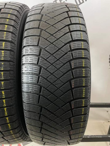 Pirelli Ice Zero FR R18 235/65
