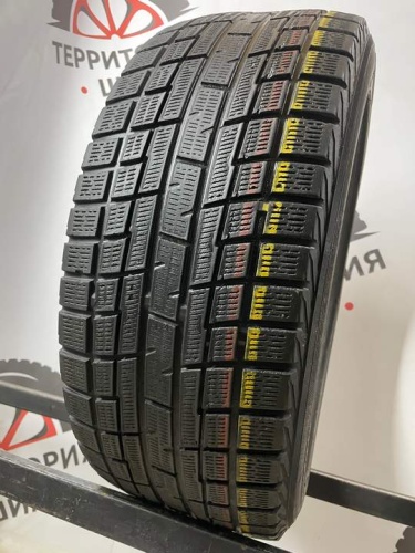 Yokohama IceGuard IG30 R17 215/50