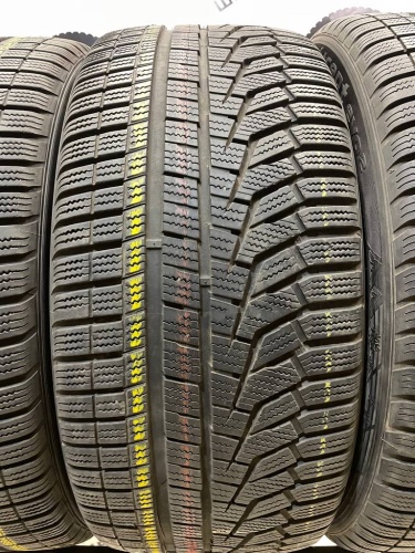 Hankook Winter I*Cept Evo 245/45/18