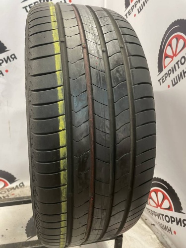 Kumho Ecsta HS51 R18 235/45