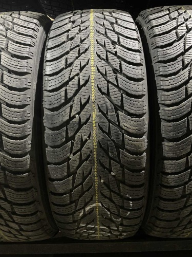 Nokian Tyres Hakkapeliitta R3 SUV R20 235/55