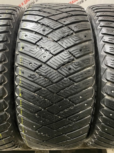 Goodyear Ultragrip Ice Arctic R17 235/55