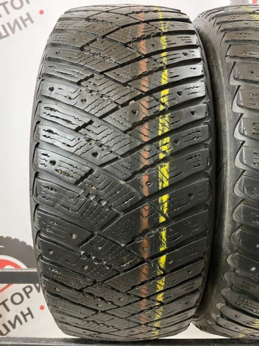 GoodYear UltraGrip R17 215/55