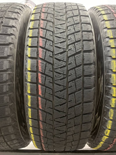 Bridgestone Blizzak DM-V1 R17 235/65