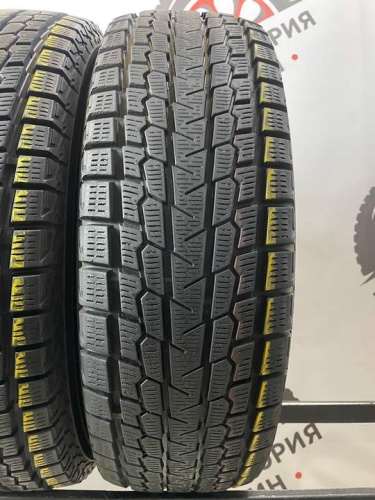 Yokohama Ice Guard GO75 R16 215/70