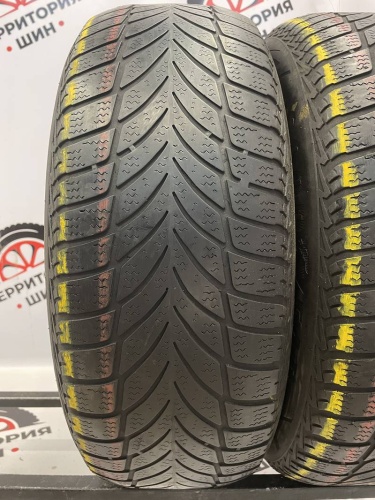 Goodyear Ultragripice 205/55 R16.