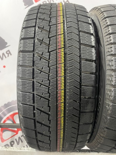 Bridgestone Blizzak VRX R18 235/50