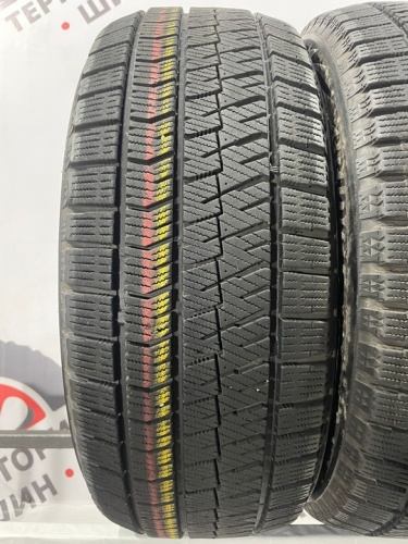 Bridgestone Blizzak VRX2 R17 215/50