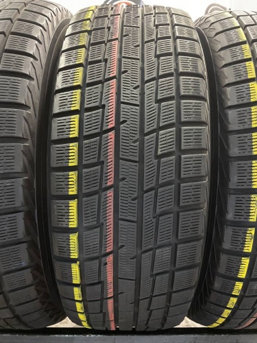 Yokohama Ice Guard IG30 R16 215/60