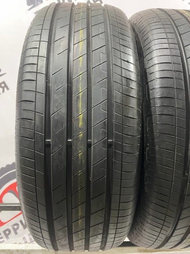 Goodyear EfficientGrip Performance R18 235/60