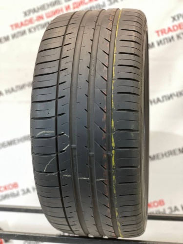 Kumho Ecsta LE Sport R19	 255/35
