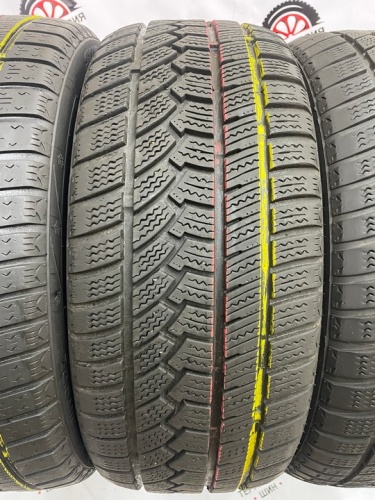 Sunfull SF982 R18 235/45 H98