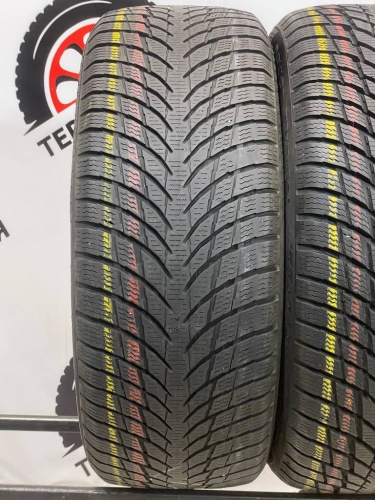 Nokian WR Snowproof P R17 215/45