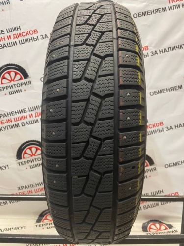 Kumho I'Zen Stud Snow KW11 R16	235/70