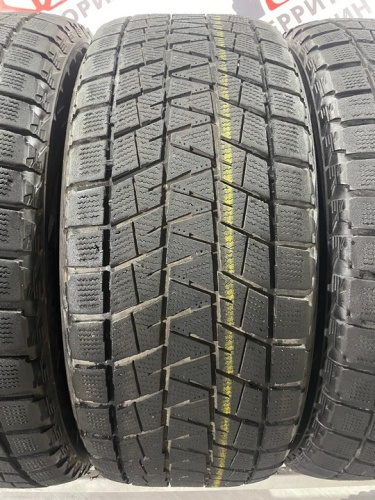 Bridgestone Blizzak DM-V1 R18 285/60