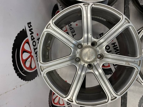 Литые  R17 5x114.3 ЦО 70.1 et45 7 j