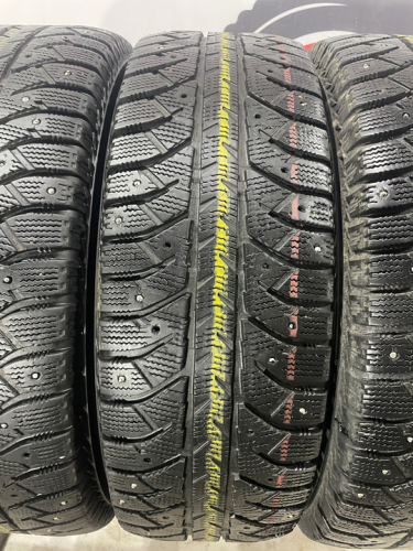 Bridgestone Ice Cruiser 7000 R15 205/70