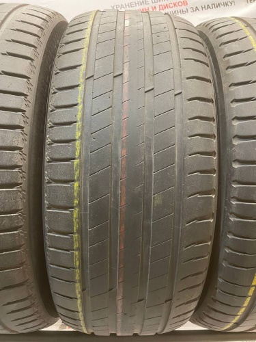 Michelin Latitude Sport 3 R19   235/55