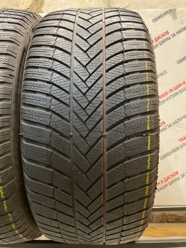 Bridgestone Blizzak LM-005 R20	285/45
