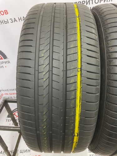 Bridgestone Alenza 001 R22 285/45 H110