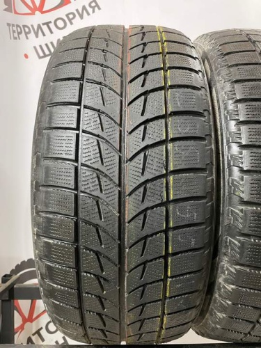 Bridgestone Blizzak WS60 R17 235/55.