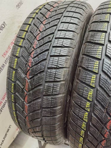 Goodyear UltraGrip Performance R18 235/60