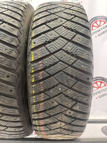 Goodyear Ultragrip Ice Arctic  R17 215/65