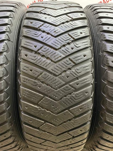 Goodyear UltragripIce R17 215/65