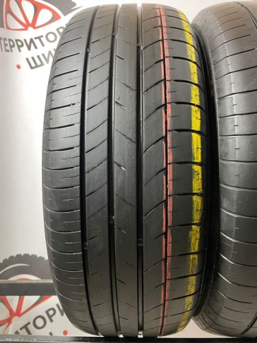 Kumho Ecsta HS52 R16 215/60.