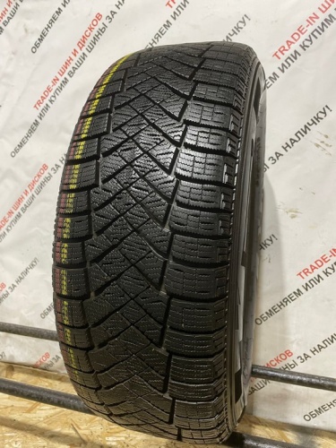 Pirelli Ice Zero R16 215/60