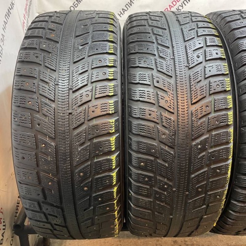 Kumho I*zen KW22 215/60 R16