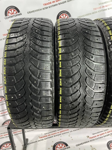 Bridgestone Blizzak Spike-01 R17	215/60