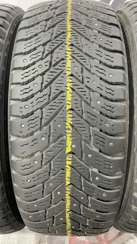 Nokian Tyres Hakkapeliitta 8 SUV R16 215/65