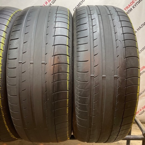 Michelin Latitude Sport R19	235/55