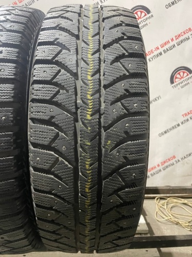 Bridgestone Ice Cruiser 7000 R16 215/65